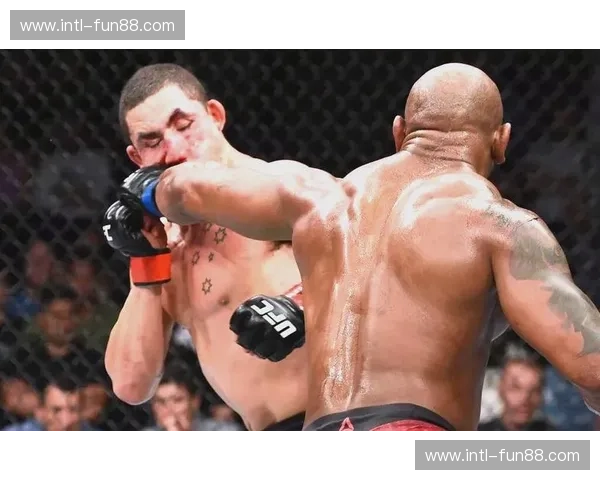 UFC斗牛犬vs：当肌肉与意志的碰撞，谁能站到最后？